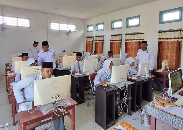 Pantau Kesiapan Ujian, Kakan Kemenag Haltim Kunjungi Tiga Madrasah Aliyah di Wasile