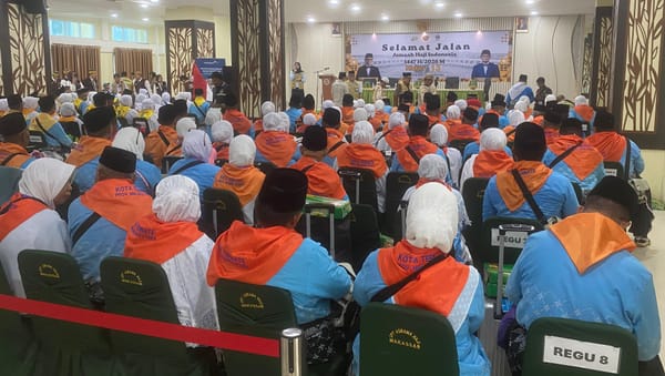 JCH Kloter 13 Sebanyak 393 Jemaah Dilepas Kakanwil Kemenhaj Malut Menuju Madinah