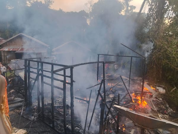 Sebuah Rumah Dan Gudang Terbakar Di Desa Burum, Kerugian Capai 150 Juta Rupiah