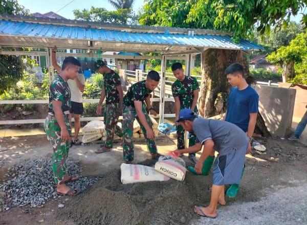 Gotong Royong TNI dan Warga Percepat Pembangunan Jembatan Garuda