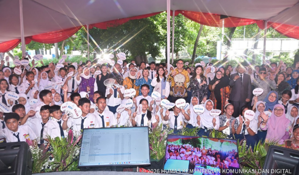 Pemerintah Kendalikan Penggunaan Internet Anak, Menjaga Arah Masa Depannya