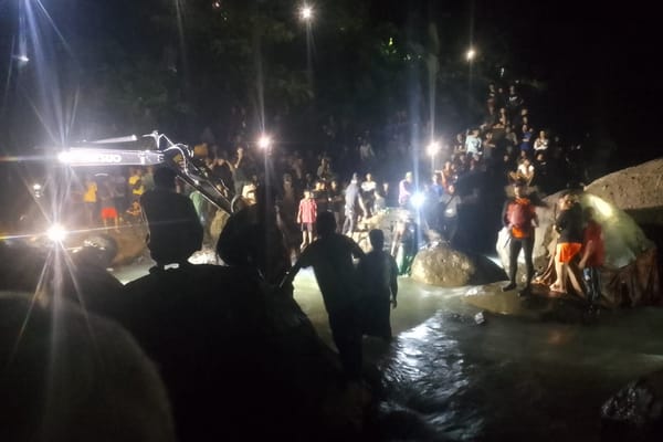 Tim SAR Gabungan Evakuasi Korban Tenggelam di Air Terjun Tibu Ijo dalam Kondisi Meninggal Dunia