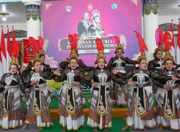 Lestarikan Budaya Lokal, HARPI Minta Busana Pengantin Khas Madiun Dibakukan