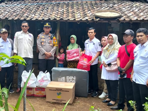 Pemkab Jember Salurkan Bantuan Sosial untuk Korban Kebakaran di Curahkalong