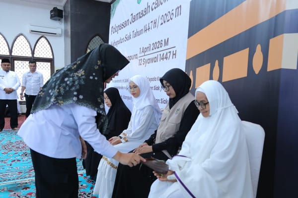 Bupati Afni Lepas 257 Jemaah Calon Haji Kabupaten Siak