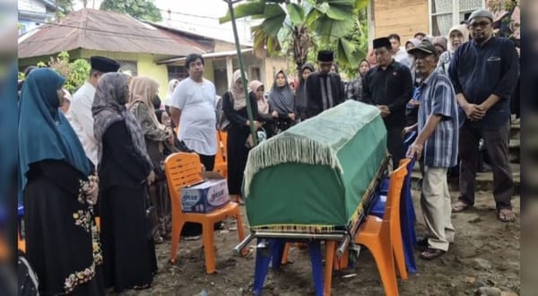 Pengurus KONI Sumbar Herlina Wafat, Hamdanus Lepas Jenazah ke Pemakaman