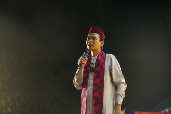 UAS Tausiyah Halal Bilhalal di Ranah Kuantan, Bupati Kuansing: Sebagai Ajang Silaturrahmi dan Memperkuat Ukhuwah Islamiah