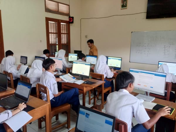 Tes Kompetensi Akademik SMP Di Kota Solo Hari Pertama Lancar