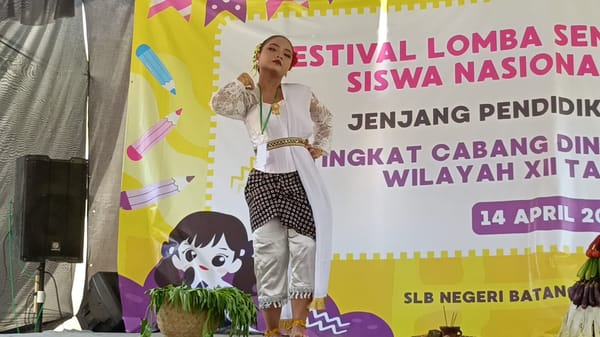 Pelajar Berkebutuhan Khusus Unjuk Kebolehan dalam Festival Seni