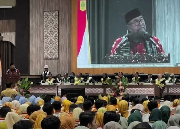Wakil Gubernur DKI Jakarta Rano Karno Sampaikan Orasi Ilmiah pada Wisuda UIN Bukittinggi
