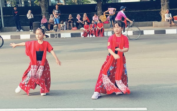 Cara Free Day Sebagai Wadah Pelestarian Seni Dan Budaya Lokal