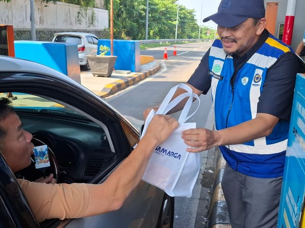 Kejutan Manis bagi Pengguna Jalan Tol Trans Jawa  Rayakan Hari Konsumen