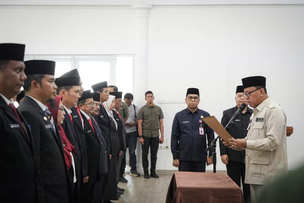 Lantik Pejabat Eselon III dan IV Dilingkungan Pemkab Kuansing, Bupati Suhardiman Amby: Jadikan Disiplin Sebagai Dasar Dalam Bekerja