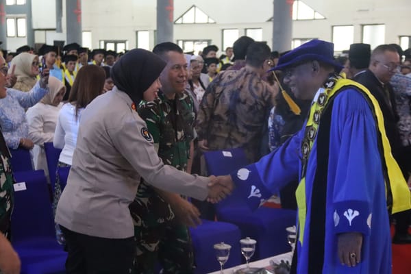 Kabid Humas Polda Maluku Hadiri Dies Natalis ke-63 dan Wisuda Unpatti. Ajak lulusan jadi mitra Polri jaga kamtibmas