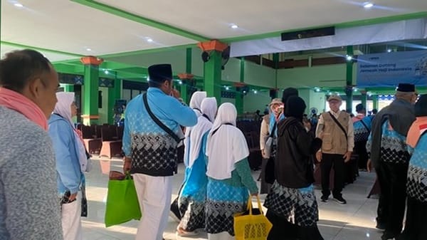 Open Seat Warnai Pemberangkatan Calon Jamaah Haji Embarkasi Adisumarmo Solo