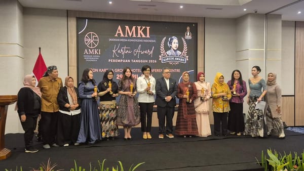 Rosarita Niken Widiastuti, Anggota Dewan Pers Mendapatkan Penghargaan Sebagai Tokoh Literasi Digital dan Penjaga Etika Informasi Publik