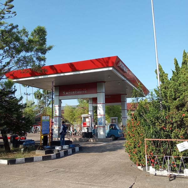 Isu Kenaikan BBM Picu Antrean di SPBU Pontianak, Polisi Imbau Warga Tak Panic Buying