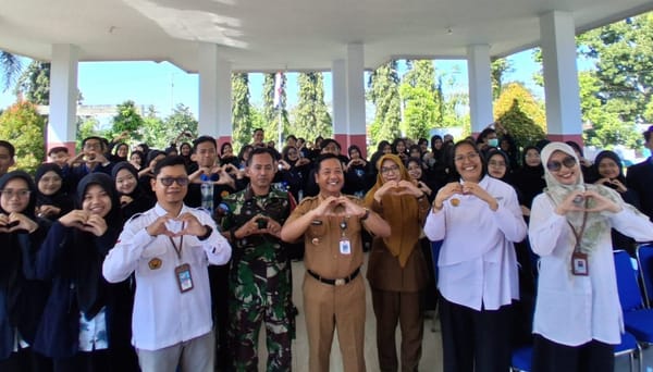 Serah Terima Mahasiswa Profesi Ners Unej Angkatan 36, Perkuat Kolaborasi Layanan Kesehatan