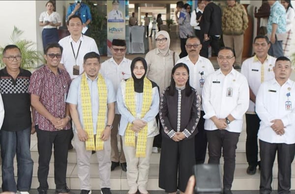 Kemenkop Dorong Hilirisasi Kelapa  Ubah Limbah Sabut Jadi Komoditas Bernilai Ekspor