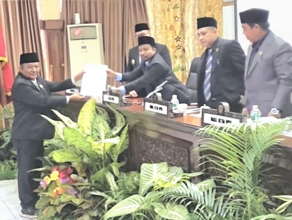 Rapat Paripurna LKPJ 2025, DPRD Bukittinggi Serahkan 147 Rekomendasi ke Pemko