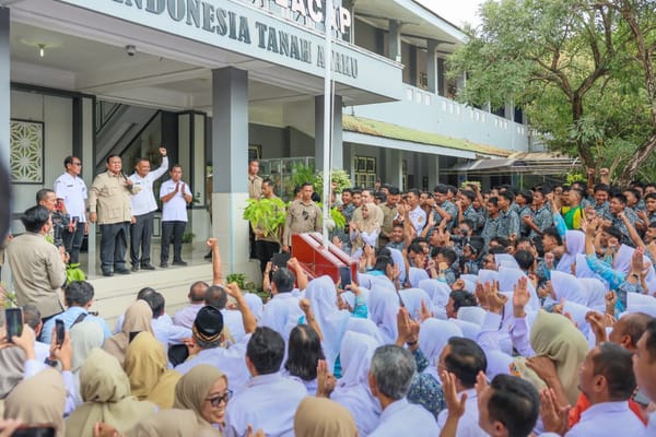 Presiden Prabowo Kunker ke SMK Negeri 1 Cilacap, Tinjau Pelaksanaan Program MBG