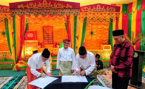 Perkuat Literasi Wakaf, Setjen Kemenag RI Hadiri Penandatanganan PKS BWI Kepri dan STAIN SAR