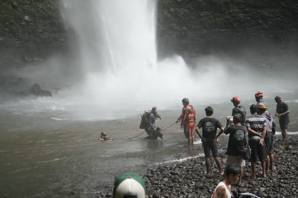 Rozi Dilaporkan Tenggelam di Air Terjun Tiu Bombong, Tim SAR Lakukan Pencarian