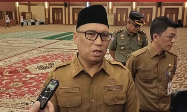 Mahasiswa S3 Ilmu Lingkungan Universiatas Negeri Padang Praktek Kerja Lapangan di Pulau Penyengat