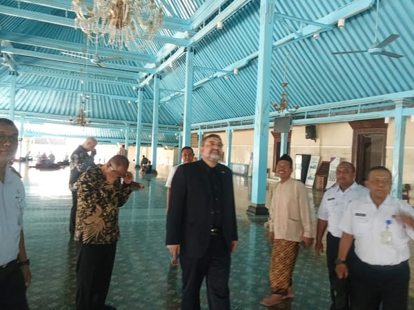 Dubes Iran Mohammad Boroujerdi Kunjungi Masjid Agung Surakarta