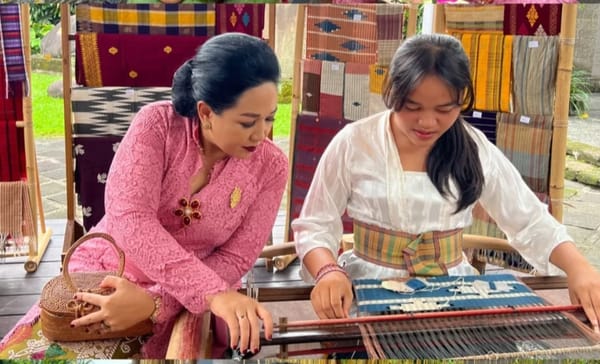 Ratna Busana, Konsisten Lestarikan Wastra Nusantara dan Edukasi Perempuan