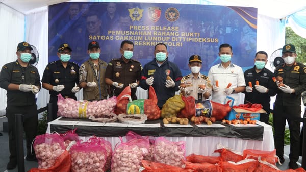 Pemusnahan  Belasan Ton Bawang Selundupan dari jalur Tikus Lintas Negara