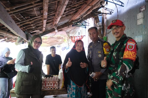 Bupati Gowa Kunjungi dan Bantu Keluarga Miskin Ekstrem