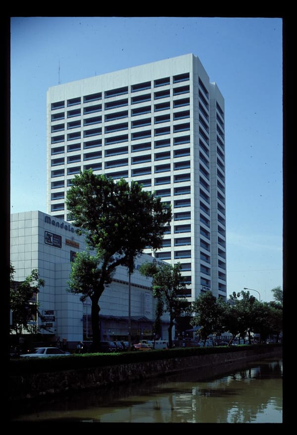 Sarang Judol Internasional di Hayam Wuruk Plaza Tower, Digerebek, 321 WNA Ditangkap