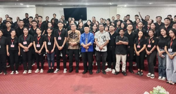 Lepas 105 Pekerja ke Bali, Bodewin Wattimena Ingatkan Anak Muda Ambon Jangan Rusak Masa Depan karena Miras