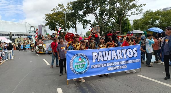 PAWARTOS Kalteng Meriahkan Karnaval FBIM 2026, Tampilkan Kuda Lumping dan Perahu Hias