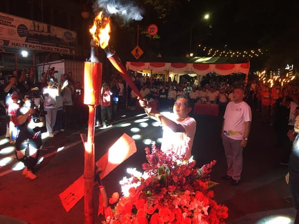 Nyalakan Obor Pattimura Fest 2026, Wali Kota Ambon Serukan Semangat Perjuangan Lawan Kemiskinan dan Kebodohan