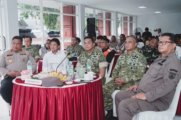 Pangdam XV/Pattimura Ikuti Vicon Peresmian 1.061 KDKMP Oleh Presiden
