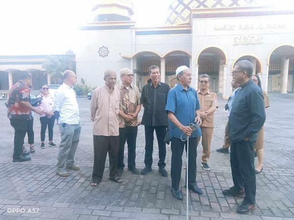 Sinode GPM Serahkan Sapi Kurban ke Masjid Al-Fatah, Perkuat Persaudaraan Lintas Iman di Ambon