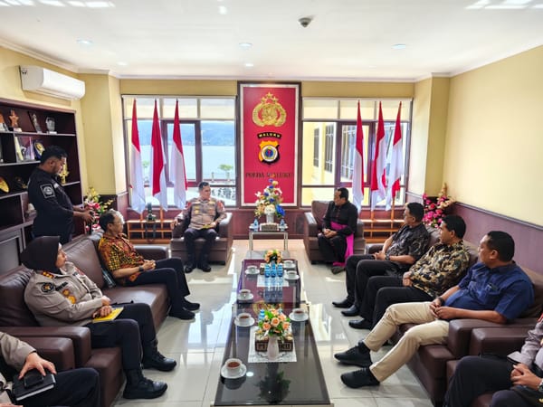 WAKIL USKUP OCI KUNJUNGI KAPOLDA MALUKU