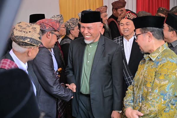 Batagak Pangulu di Bukittinggi, Gubernur Mahyeldi Ingatkan Ancaman Degradasi Moral Generasi Muda Minangkabau