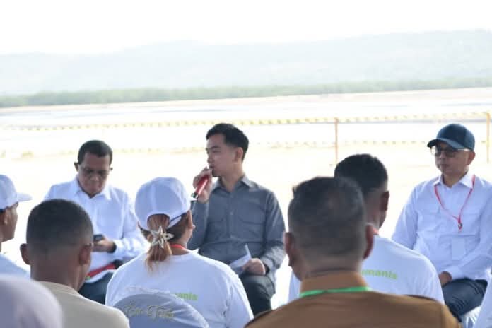 Tinjau Sentra Industri Garam Rote Ndao, Wapres Dorong Percepatan Swasembada dan Penguatan Ekonomi Pesisir