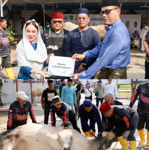 Serahkan Hewan Kurban Bantuan Presiden Prabowo, Li Claudia Kobarkan Semangat Berbagi di Batam