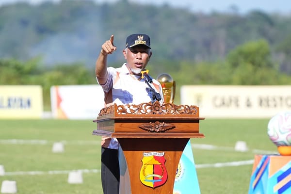 Dibuka Gubernur Sumbar Mahyeldi, Turnamen Sepak Bola FE Cup 2 Regional Sumatera Resmi Bergulir