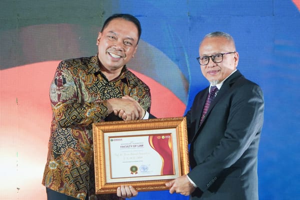 Penghargaan “The Strategic Leader of National Impact” Diberikan Kepada Dirut Jasamarga dari Unissula