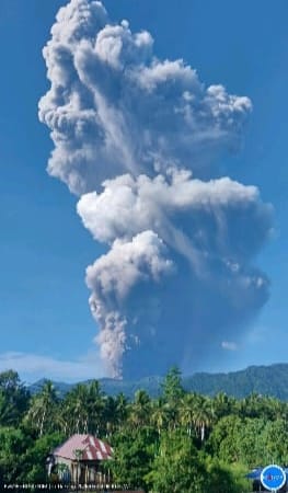 Gunung Dukono di Halmahera Utara Erupsi Semburkan Abu Vulkanik Lebih 10.000 Meter