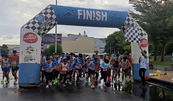 Ratusan Pelari Ikut Teratai Run Yang Digelar di Landmark Ternate