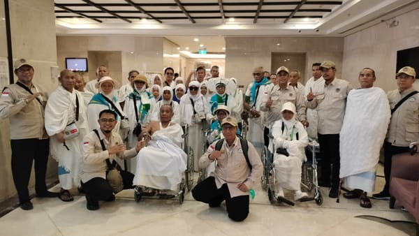 Lansia Tertua 95 Tahun Ikut Umrah Wajib, Kloter BDJ 07 Pastikan Seluruh Jemaah dalam Kondisi Sehat