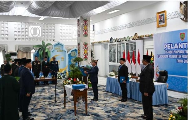 Agustiar Sabran Lantik 6 Pejabat Baru, Tegas Ingatkan: “Jangan Jadi Bos Rakyat!”