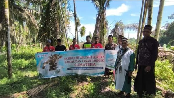 Alumni IPB Salurkan Hewan Kurban Untuk Warga Terdampak Bencana di Aceh Timur