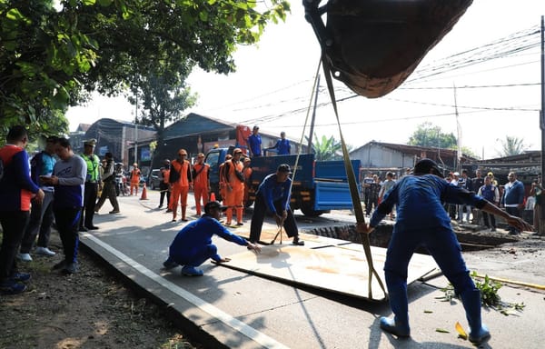 Sudin SDA Bergerak Cepat Tangani Jalan Amblas di Jalan Raya Lenteng Agung, Jakarta Selatan